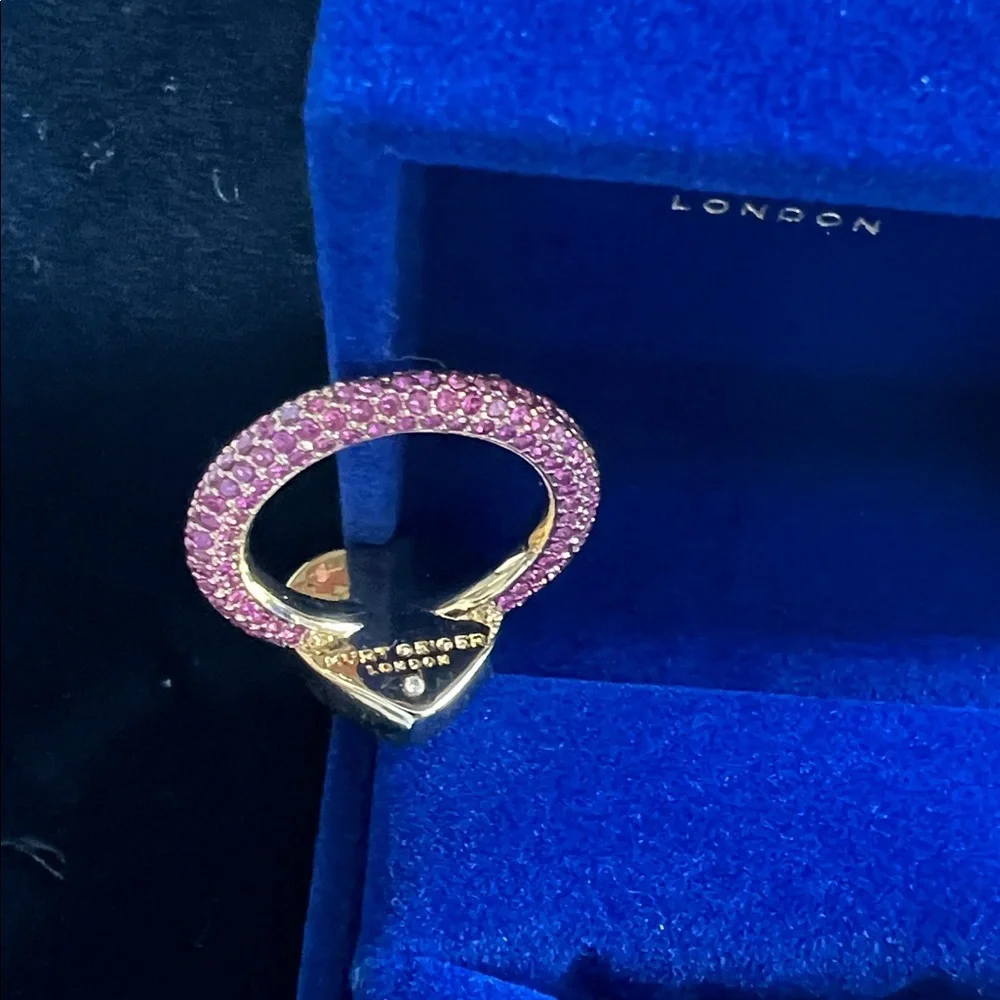 NIB Kurt Geiger London Rainbow Crystal Heart Cocktail Ring – Gold Tone/Pink - Picture 9 of 12